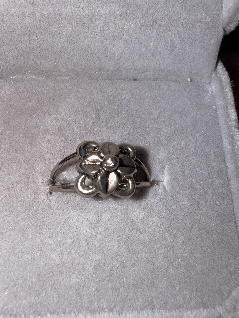 Silver Floral Ring - Silver Flower Design Ring sz 5